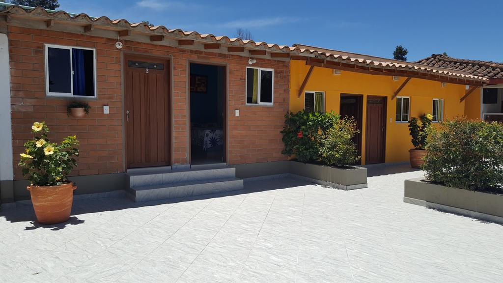 Hostal El Hangar Rionegro Bagian luar foto