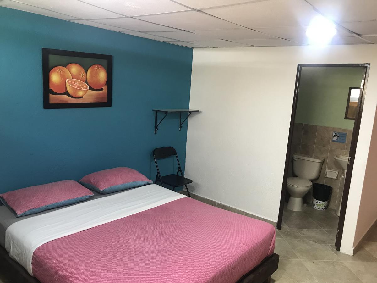 Hostal El Hangar Rionegro Bagian luar foto