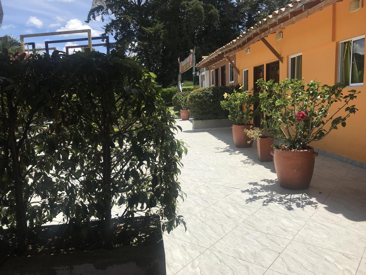 Hostal El Hangar Rionegro Bagian luar foto