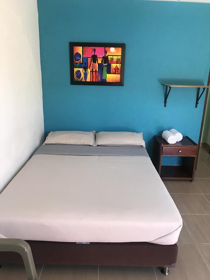 Hostal El Hangar Rionegro Bagian luar foto